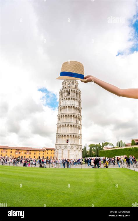 Leaning tower pisa funny hi-res stock photography and images - Alamy