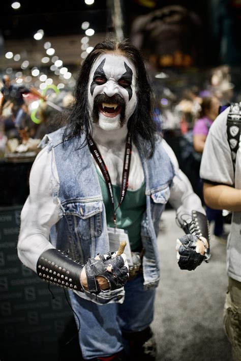 Lobo Cosplay | Cosplay, Halloween face makeup, Face makeup