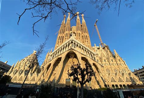 25 Famous Monuments of Barcelona - Spain's Top Architectural Gems ...