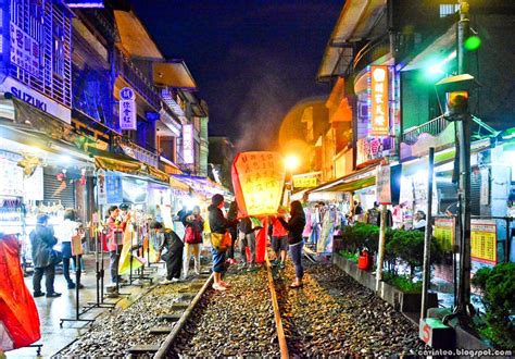 Entree Kibbles: Shifen Old Street - Release the Sky Lanterns (十分放天燈 ...