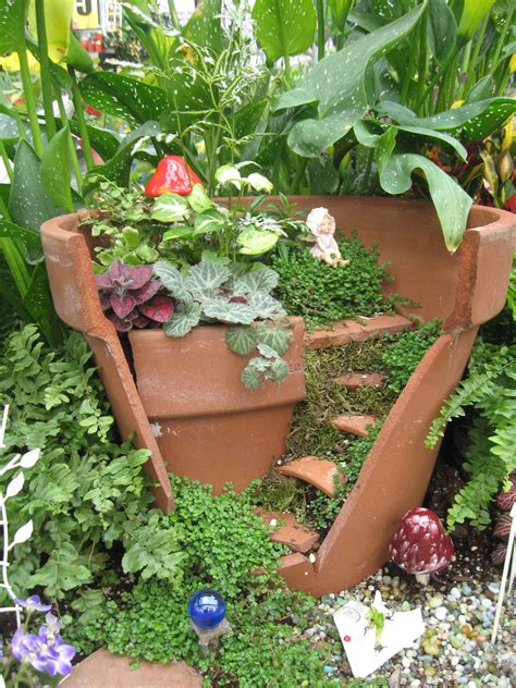 Miniatyyripuutarha | Fairy garden plants, Fairy garden diy, Fairy garden designs