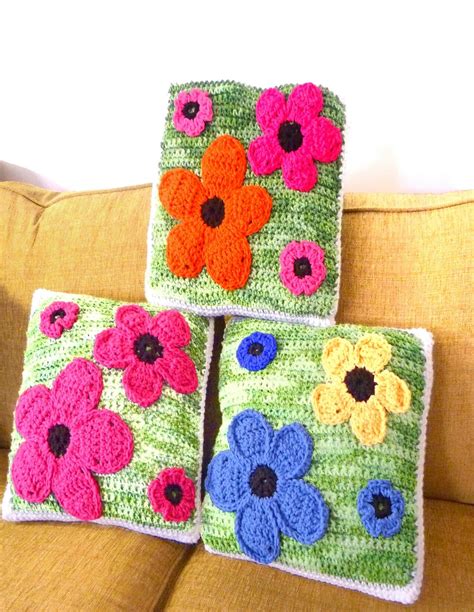 Flower Pillows pattern - -Mainly Crochet- Flower Pillow Pattern, Crochet Pillow Pattern, Crochet ...