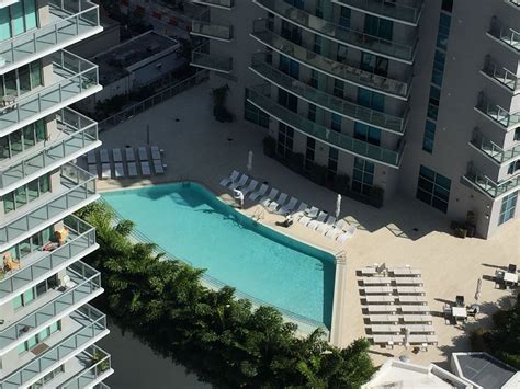 Swimming pool at downtown Miami condo #miami #miamiluxuryrealestate ...