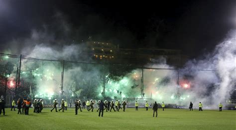 Panathinaikos vs. Olympiacos, suspendido por violencia - Grupo Milenio