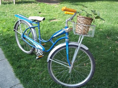 Renewing Home: Vintage Cruiser Bicycle...from the Richest Hill on Earth!