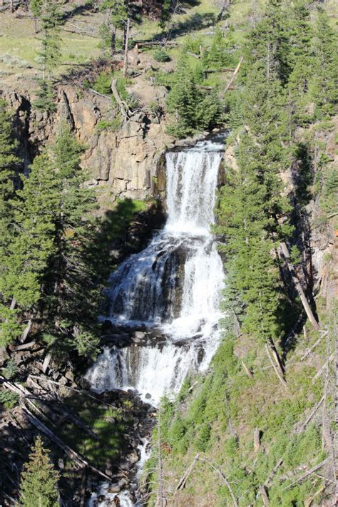 Yellowstone National Park - Waterfalls - All Around The West