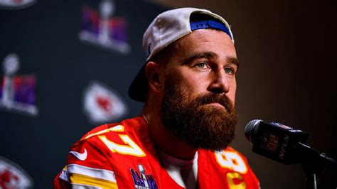 Chiefs' Travis Kelce adds to the mystery of Taylor Swift's status for ...