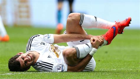 Football | Nelson Oliveira ankle injury to be assessed - Swansea City boss Garry Monk | SPORTAL