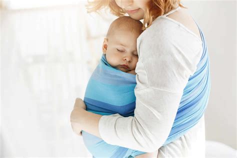 Everything you need to know before buying a baby sling - using a baby ...