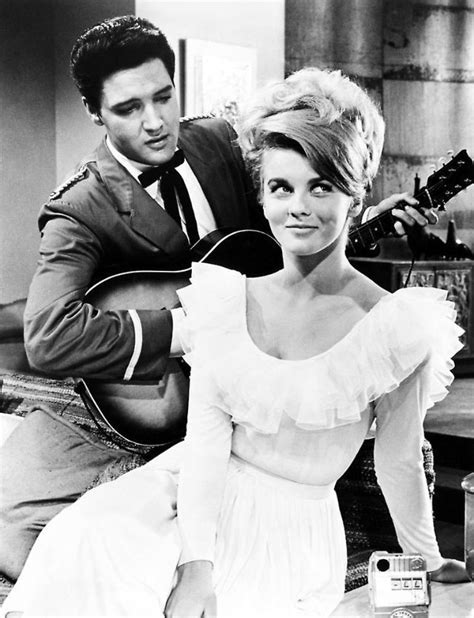 45 Fun and Romantic Photos of Elvis Presley and Ann-Margret in “Viva ...