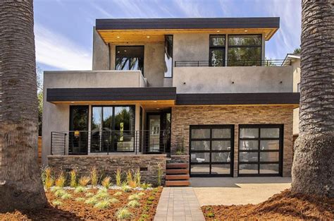 World of Architecture: Contemporary Style Home in Burlingame, California