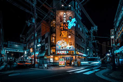 Photographer Captures the Illuminated Streets of Kobe at Night