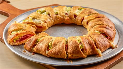 Spicy Italian Crescent Ring Recipe - Pillsbury.com