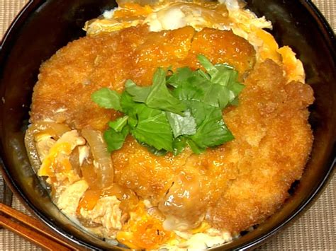 Katsudon Recipe (Deep-Fried Pork Cutlet Bowl) - Cooking with Dog