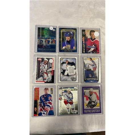 9 COLLECTIBLE WAYNE GRETZKY HOCKEY CARDS