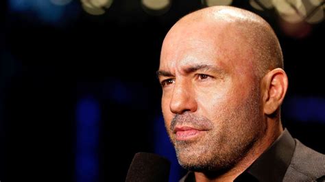 Commentator Joe Rogan to remain with UFC at least one more year