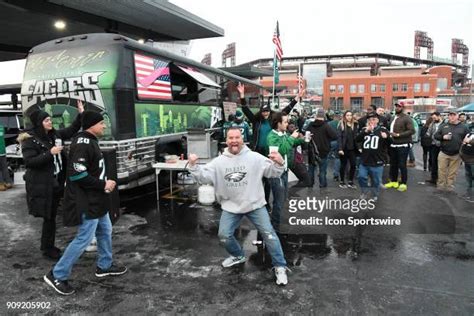 357 Eagles Tailgate Stock Photos, High-Res Pictures, and Images - Getty Images