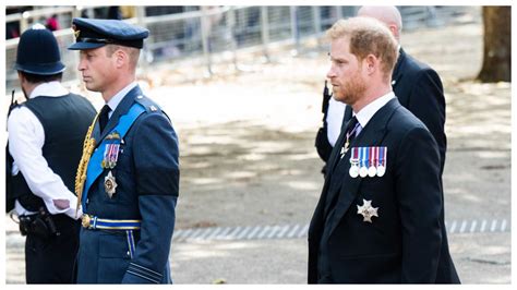 Prince Harry Will Now Be Allowed To Wear Military Uniform To Queen's ...