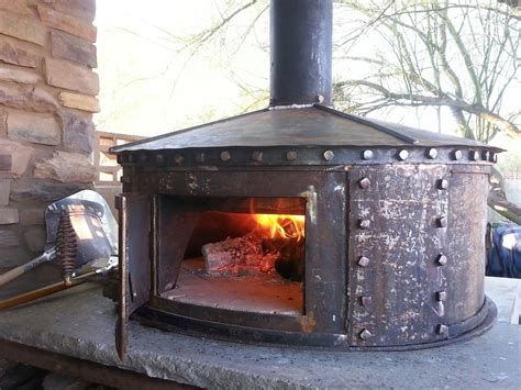 Steel pizza oven made from an old propane tank | Pizza oven, Diy pizza ...