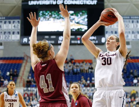 Do-it-all UConn star Breanna Stewart is Kevin Durant of women's game ...