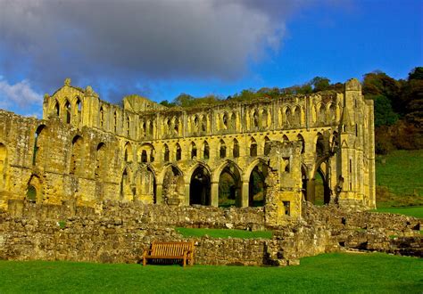 Rievaulx Abbey Ruins | The majestic ruins of Rievaulx Abbey … | Flickr