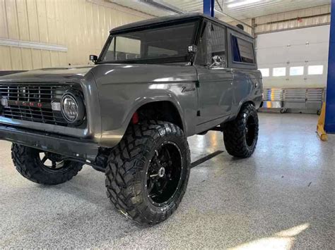 1966 Ford Bronco LIFTED V8 NEW TIRES WHEELS NO RESERVE !!! for sale