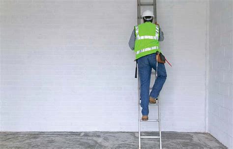 Ladder safety: The basics | 2021-02-21 | Safety+Health