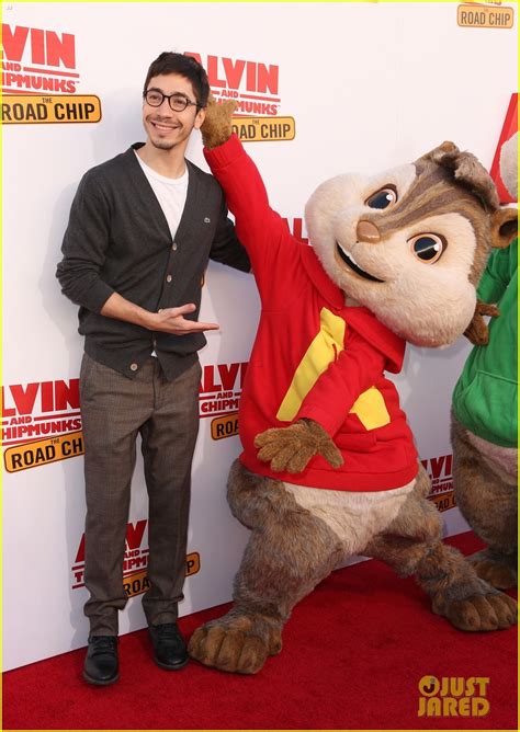 Photo: bella thorne alvin chipmunks premiere justin long 19 | Photo ...