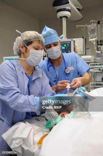 24 Tracheal Intubation Stock Photos, High-Res Pictures, and Images ...