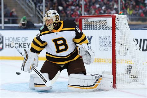 Tuukka Rask delivers with 36 saves in Bruins' Winter Classic win