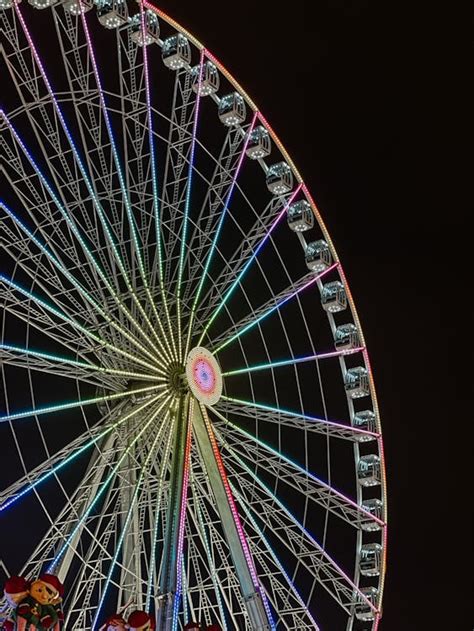 A Ferris Wheel at Night · Free Stock Photo