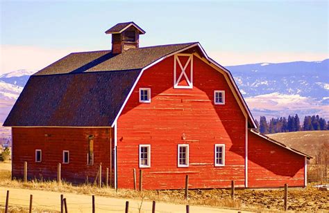 Montana Red Barn Photograph by William Kelvie