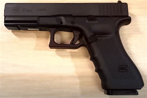 Full Umarex Glock 17 Airsoft Pistol Review - AirsoftNut.com