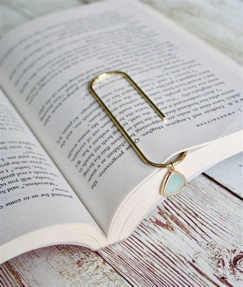 Jumbo Paperclip Bookmark | Paperclip bookmarks, Paper clip, Charm bookmark