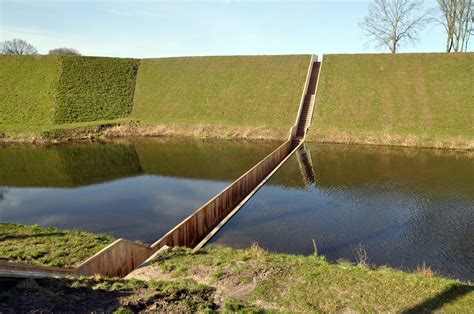 Cycling without a helmet: Moses Bridge, Fort de Roovere