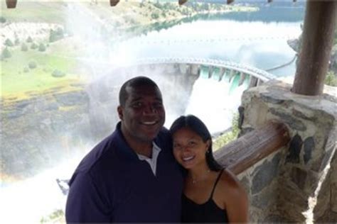 Curt Menefee's wife Viollette Menefee - PlayerWives.com