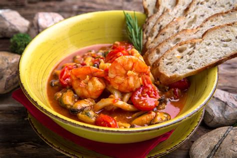 MEDITERRANEAN SEAFOOD STEW - Paul Wallace Fitness