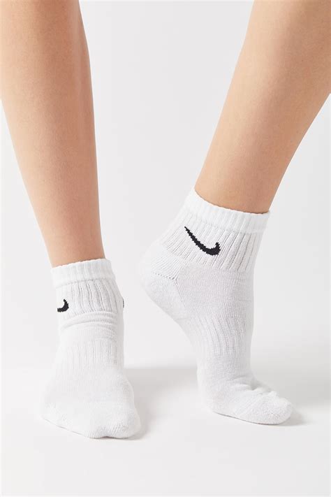 Nike Everyday Cushion Quarter Sock 6-Pack | White nike socks, Nike ...