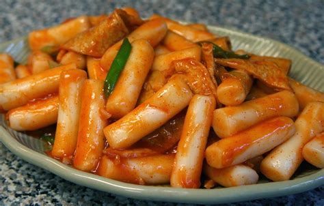 Culturally Confused: Tteokbokki (Korean Spicy Rice Cake)