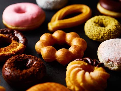 Mister Donut Opens 1st Singapore Pop-Up In Jurong Point With Famous Pon ...