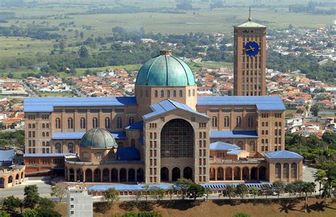 Com pandemia, público na Basílica de Aparecida se aproxima do anotado há 46 anos