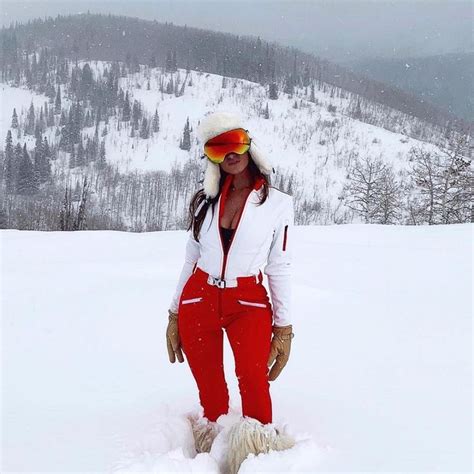 33 Cutest Ski Outfits To Look Stylish On The Slopes This Winter - Hello Bombshell! | Damesjassen ...