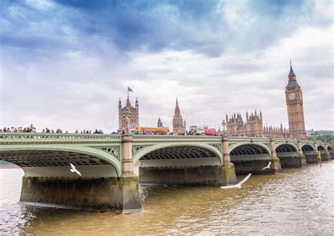 Sunset View of Westminster Bridge and Palace, London Editorial Photography - Image of water ...