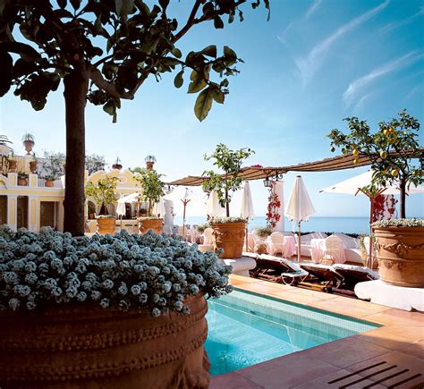 Le Sirenuse Hotel – Glamour In Positano