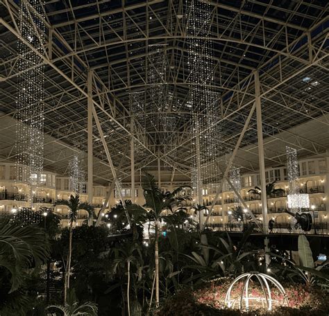 5 Reasons to Visit Gaylord Opryland This Spring