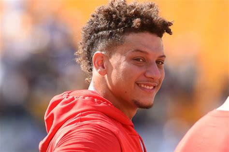 Chiefs QB Patrick Mahomes sets two-game NFL touchdown record ...