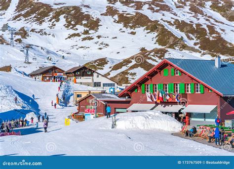 KLEINE SCHEIDEGG, SWITZERLAND Editorial Stock Image - Image of nature, kleine: 173767509