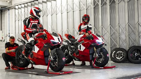 New Panigale V4 R Ducati - This is Racing