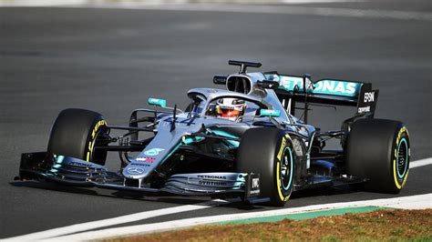 2019 Mercedes-AMG F1 car revealed, laps Silverstone