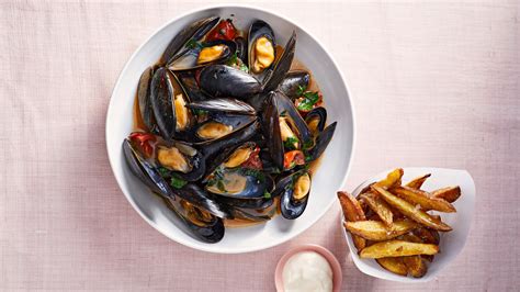 Brothy Mussels with Oven Fries